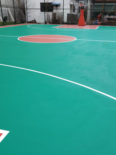 濮阳 球场长期使用易出现地面开裂